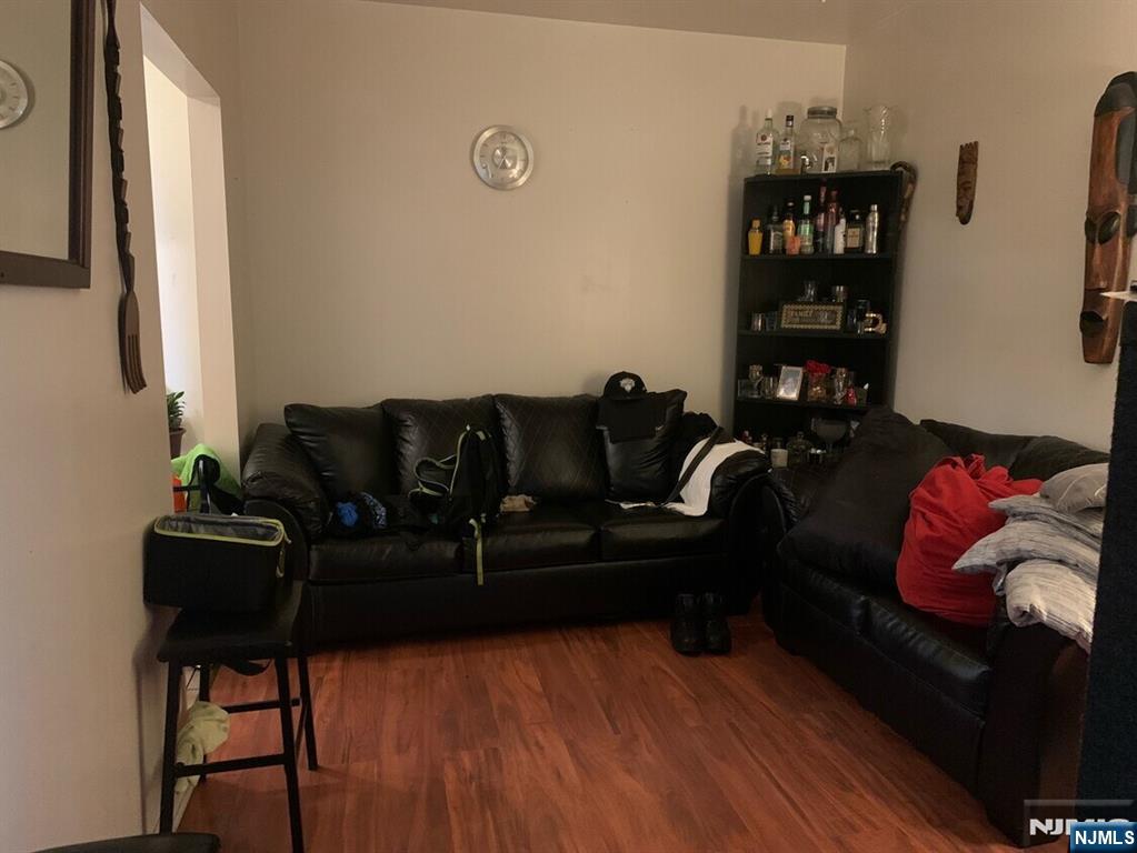 481 William Street Property Photo 17