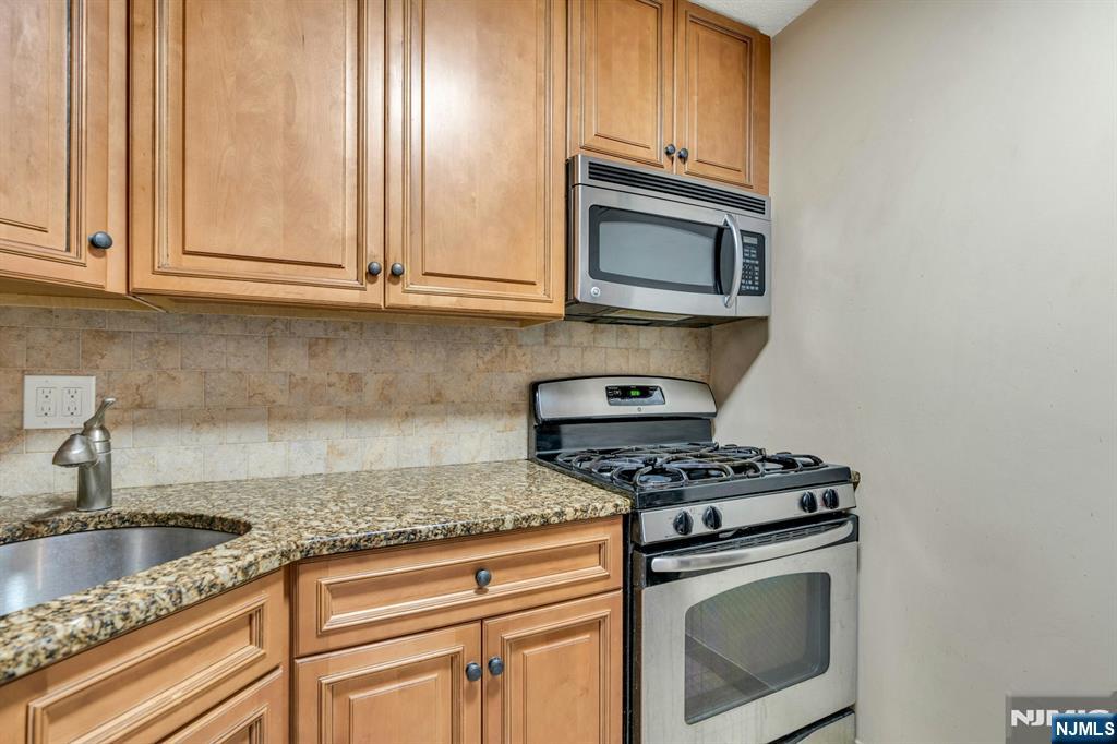 555 North Avenue 12 A Property Photo 4