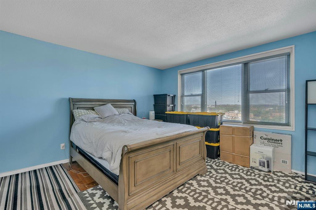 555 North Avenue 12 A Property Photo 11