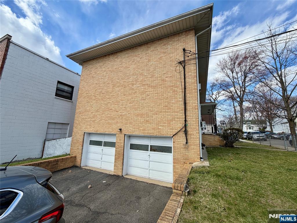 24 5th Street Property Photo 3