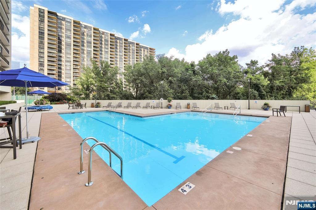1500 Palisade 14f Property Photo 21