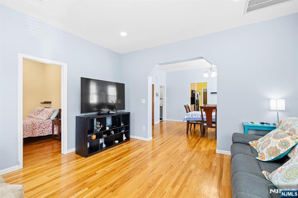 131 Johnston Avenue Property Photo 6