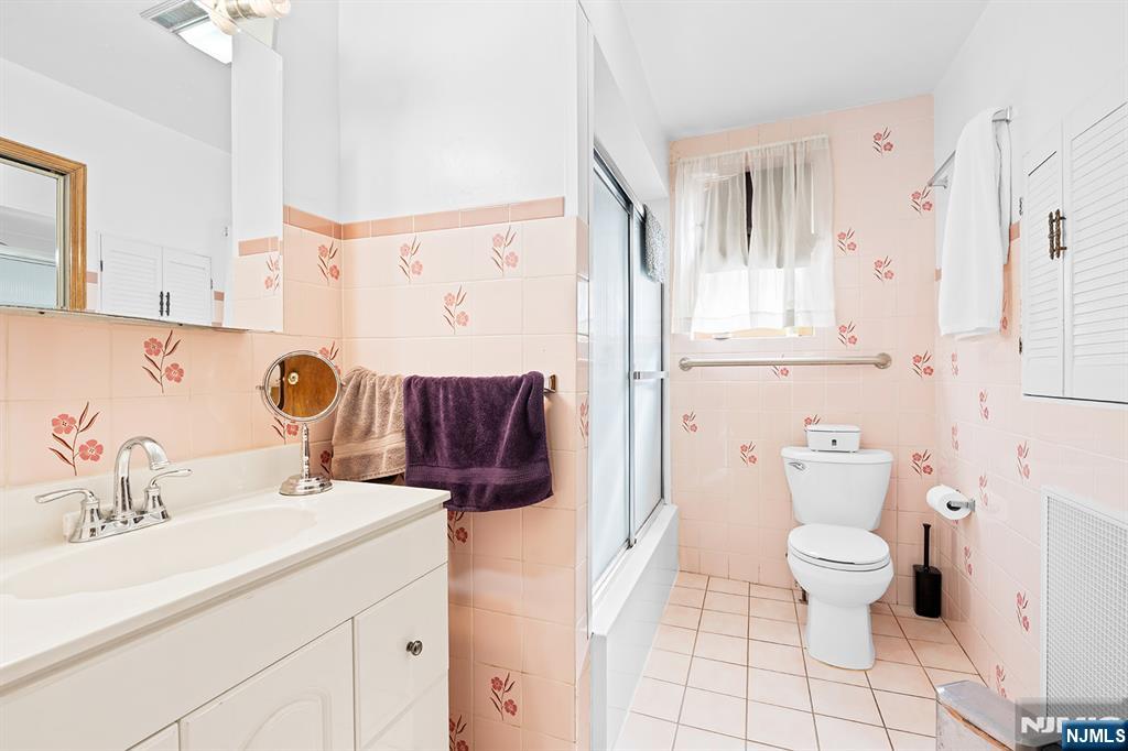 131 Johnston Avenue Property Photo 19