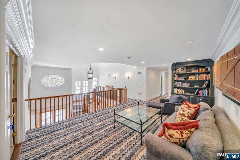 211 Highwood Avenue Property Photo 15
