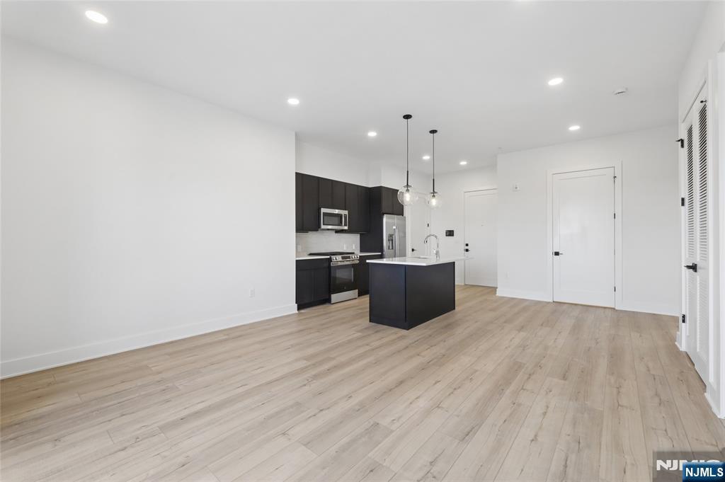 487 Market 203 Property Photo 5