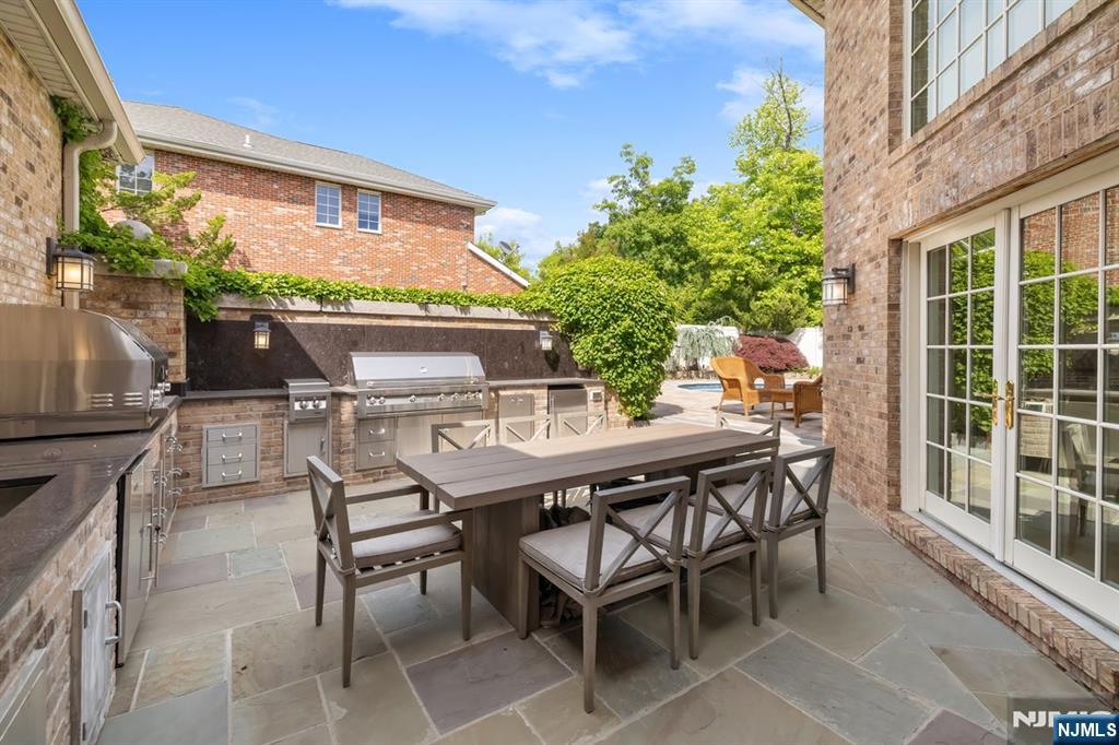 27 Roberts Road Property Photo 40