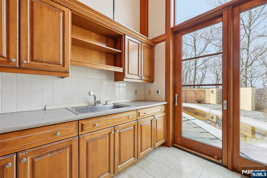 29 Hilltop Road Property Photo 28