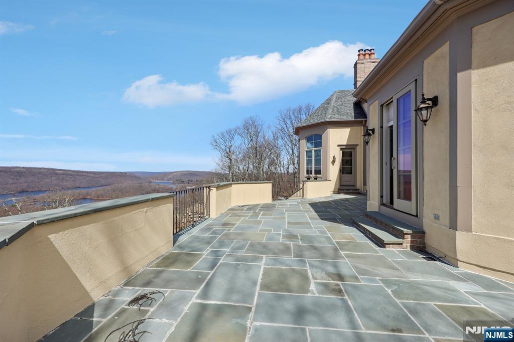 29 Hilltop Road Property Photo 41
