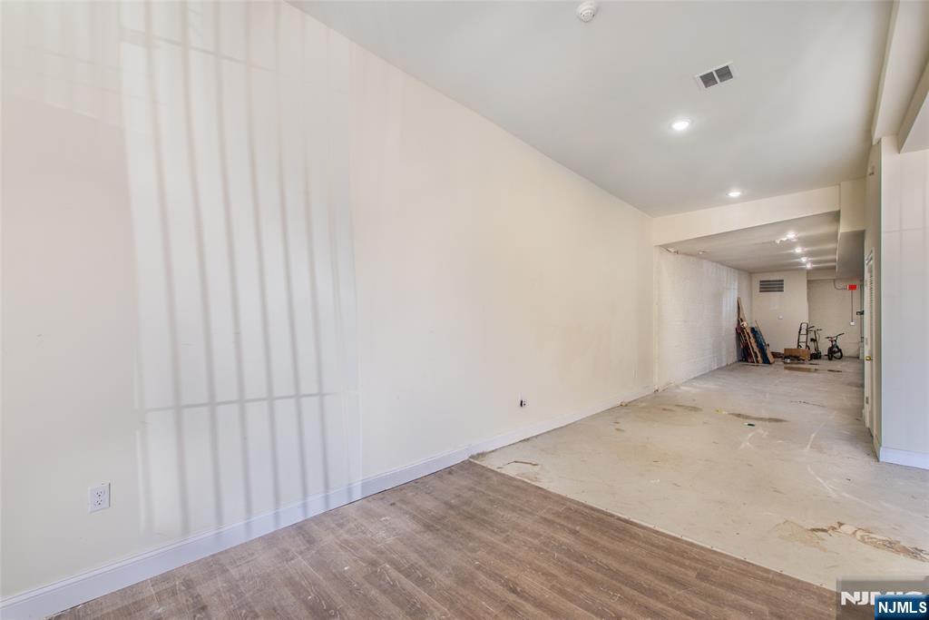 26011917 Property Photo 14
