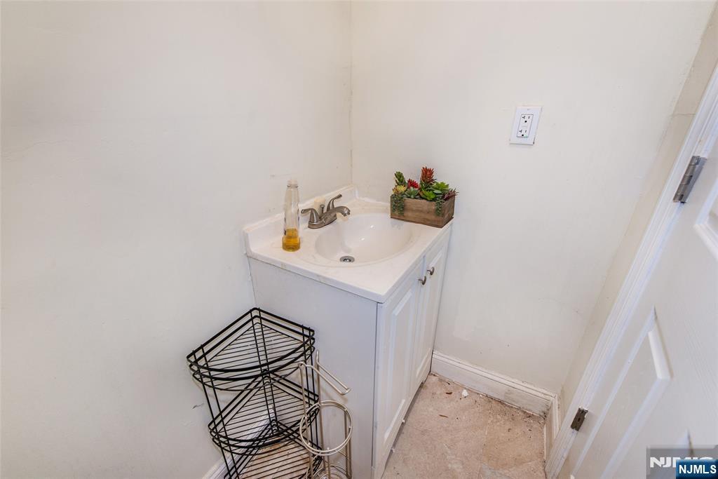 26011917 Property Photo 17