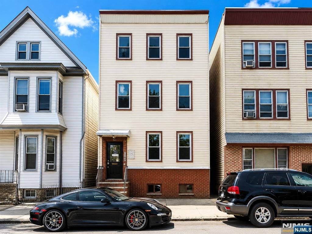 422 John Street 1