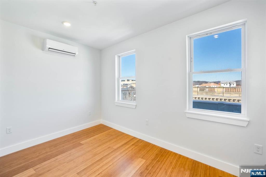 100 North Avenue 3C
