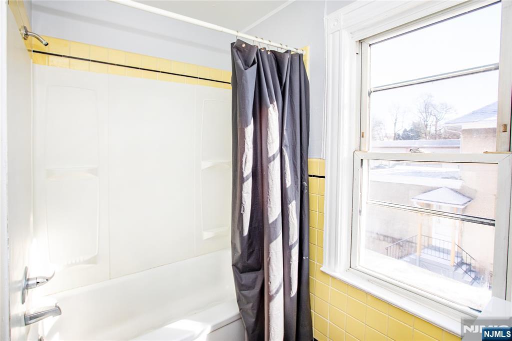 472 Passaic Street Property Photo 10