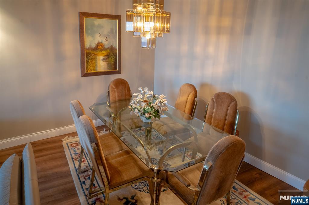 555 North Avenue 19c Property Photo 3