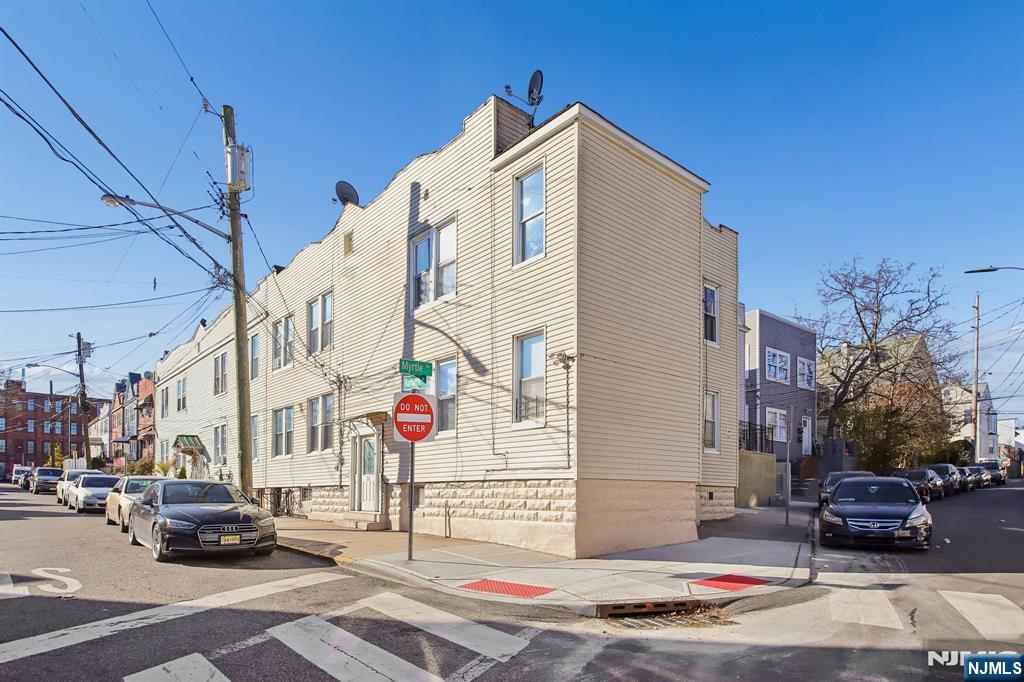 17 Myrtle Avenue Property Photo 1