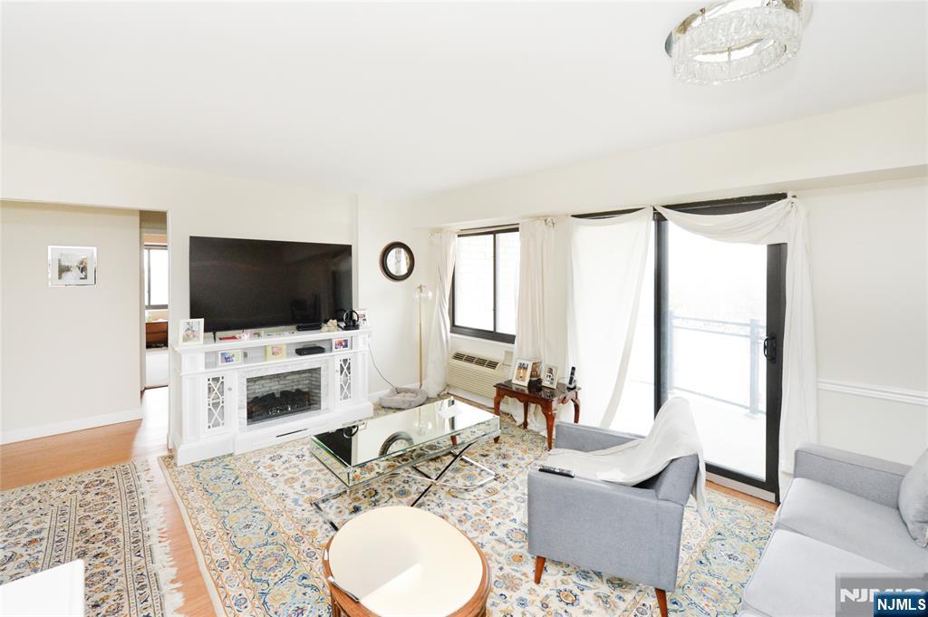 125 Prospect Avenue 10c Property Photo 6