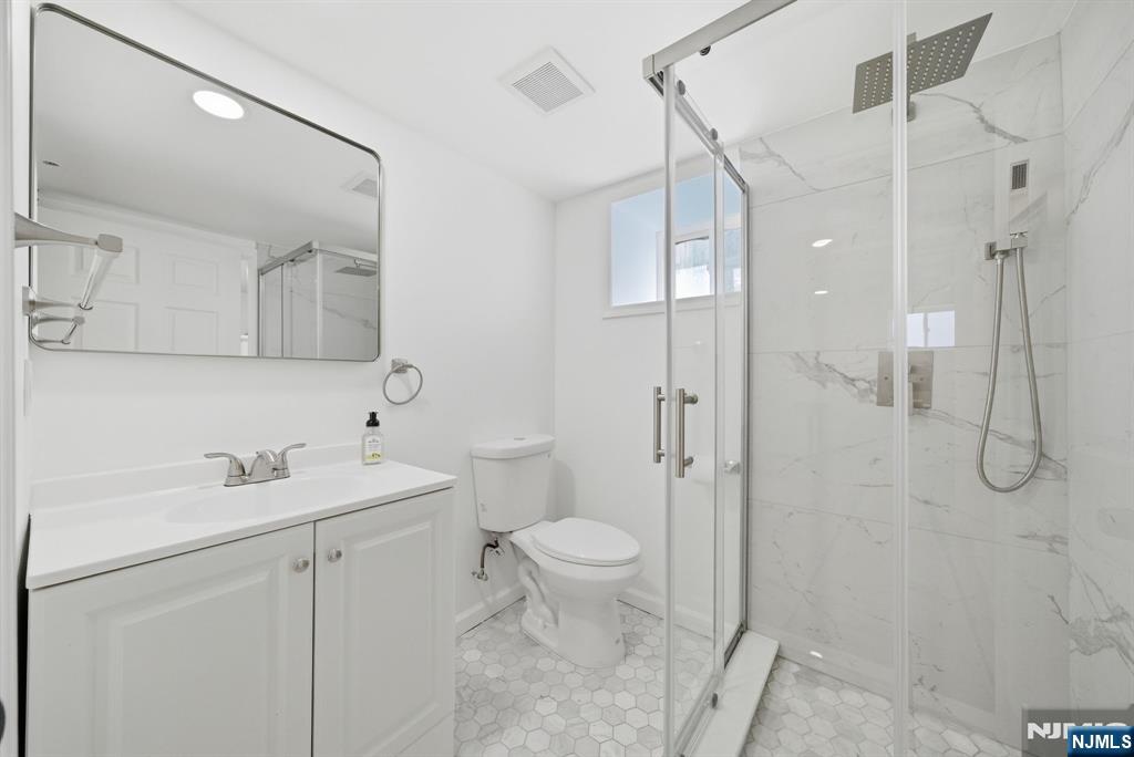42 Spring Valley Avenue Property Photo 27
