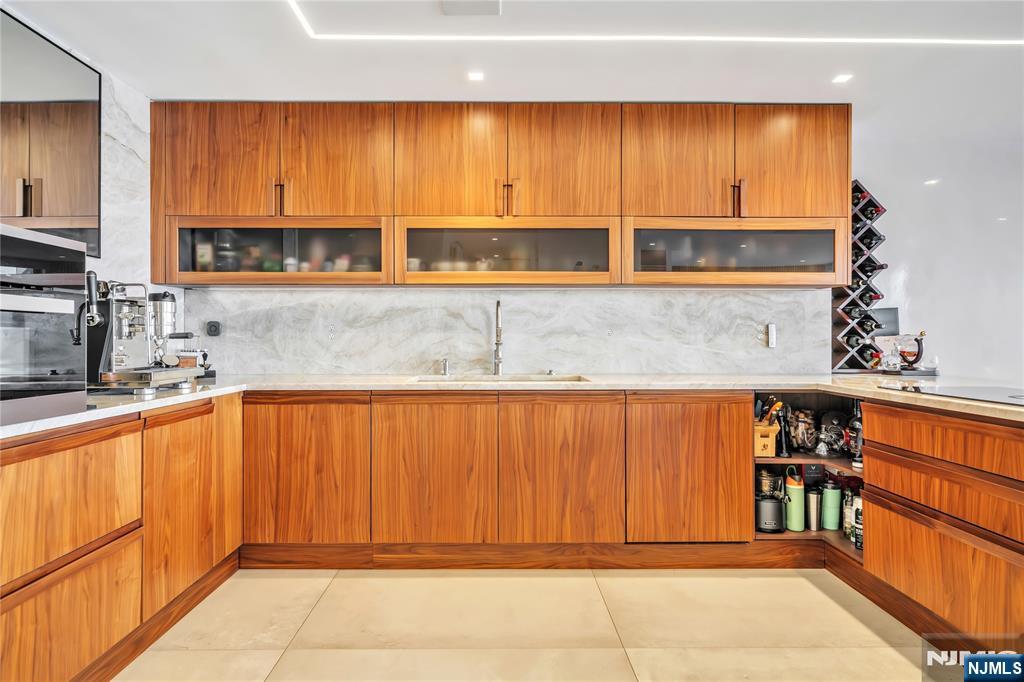7000 Boulevard East 32c Property Photo 3