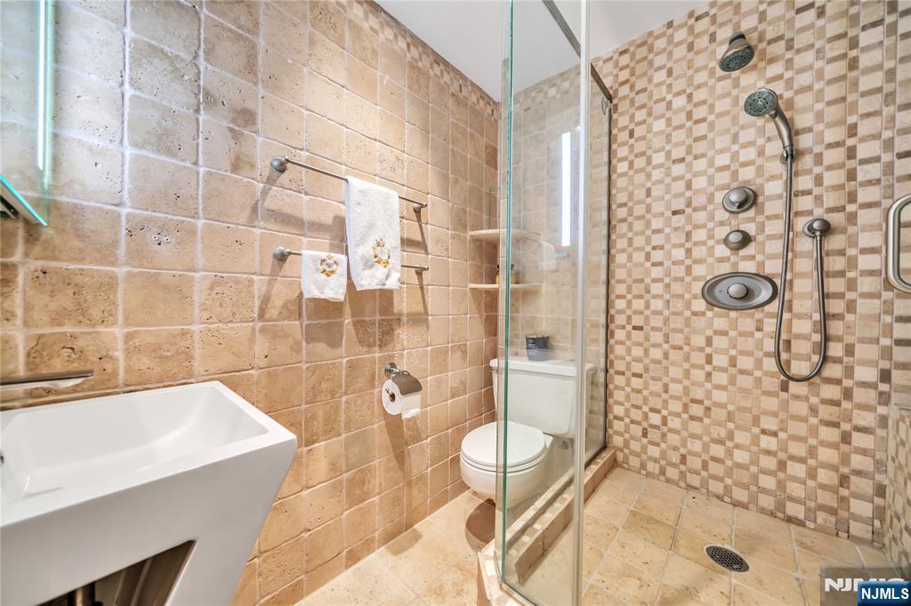 7000 Boulevard East 32c Property Photo 32