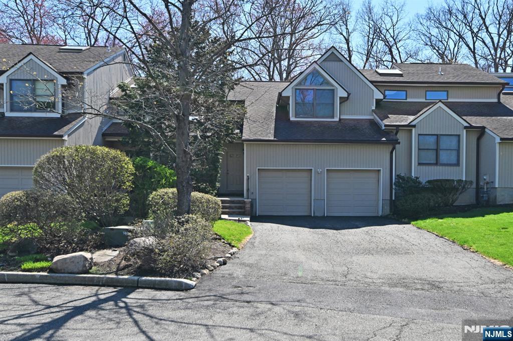 47 Bentley Drive Property Photo 1