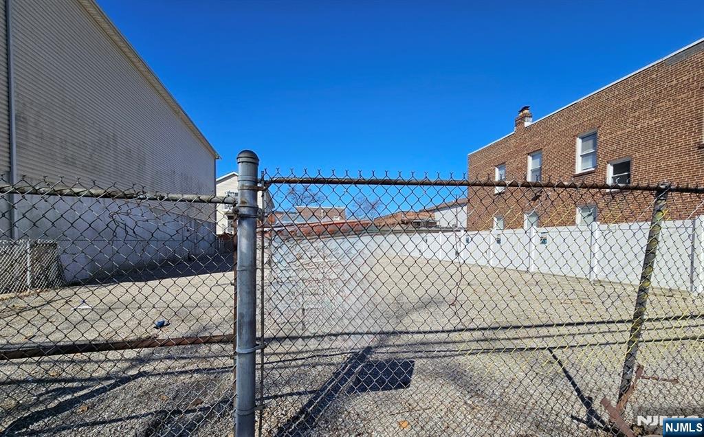 716-718 6th Street Property Photo 4
