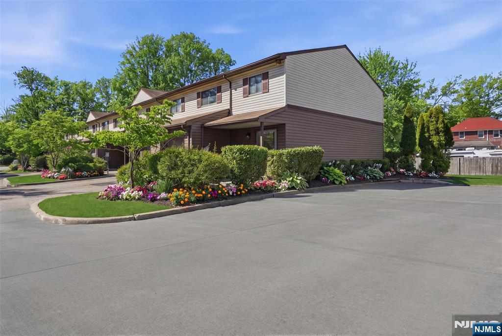 170 Knickerbocker Road Property Photo 2