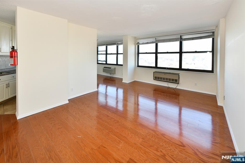 7004 Boulevard East 31a Property Photo 9