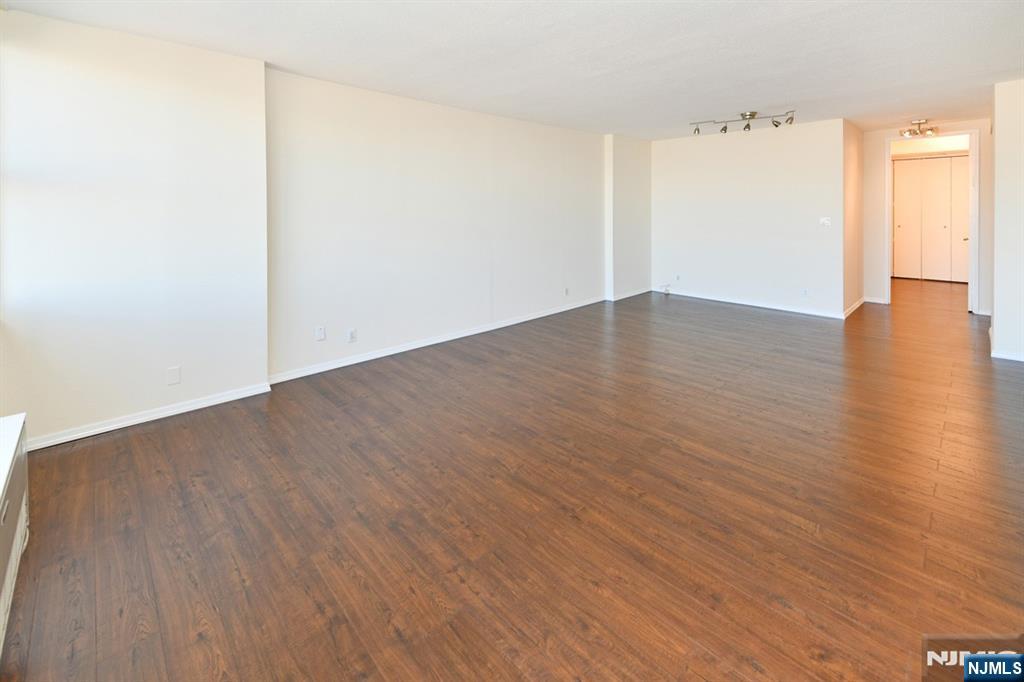 7004 Boulevard East 31a Property Photo 12