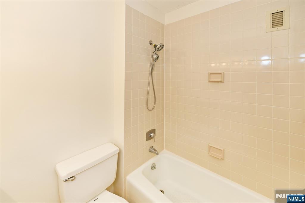 7004 Boulevard East 31a Property Photo 16