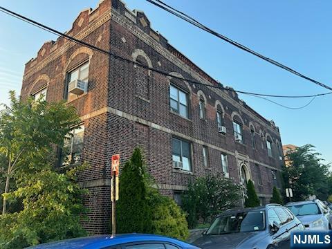 400 Woodcliff Avenue Property Photo 1