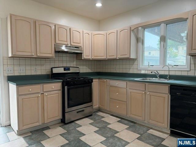 312 Centre Avenue 1 Property Photo 4