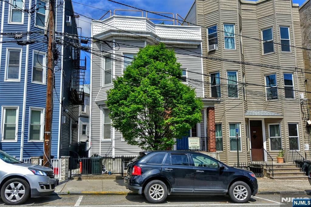 557 Hudson Avenue Property Photo 2