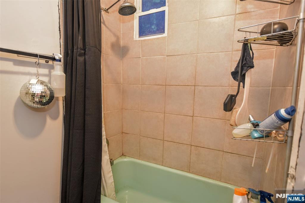 557 Hudson Avenue Property Photo 11