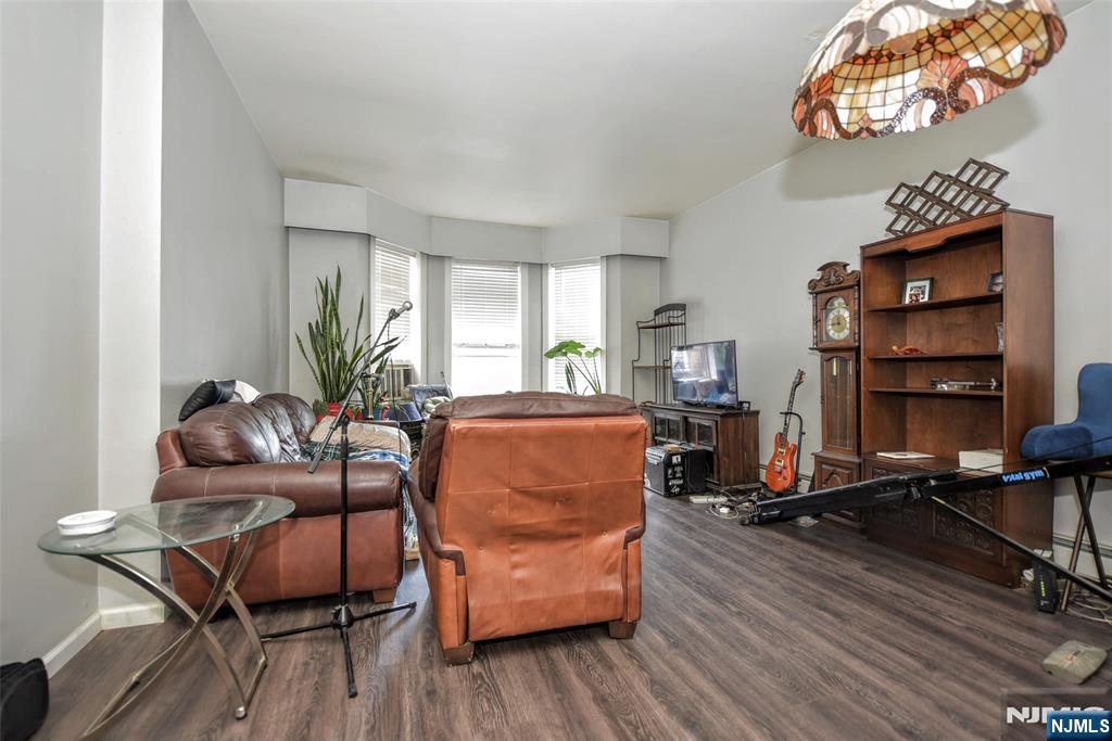 557 Hudson Avenue Property Photo 17