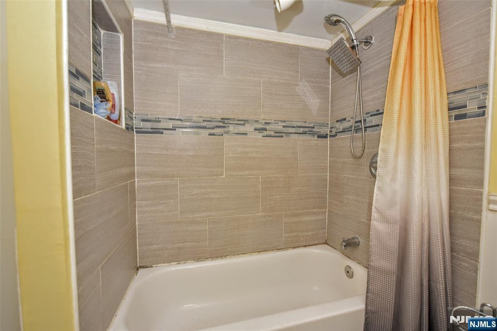 557 Hudson Avenue Property Photo 26
