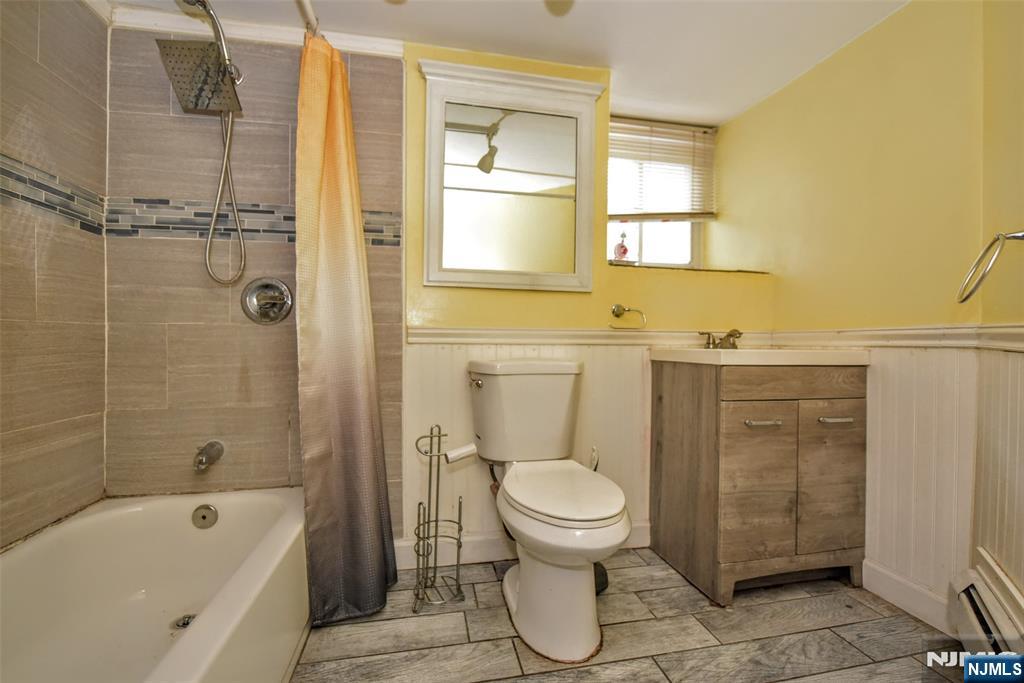 557 Hudson Avenue Property Photo 27