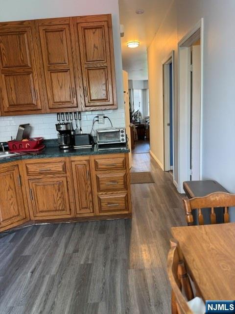 557 Hudson Avenue Property Photo 33