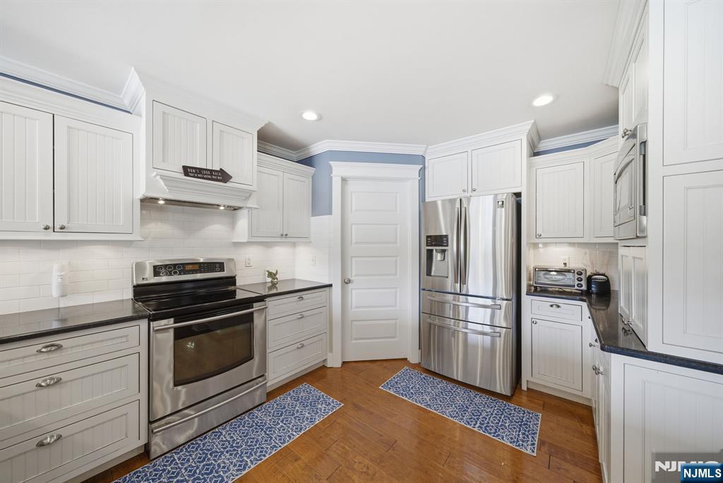 84 W Shore Road Property Photo 15