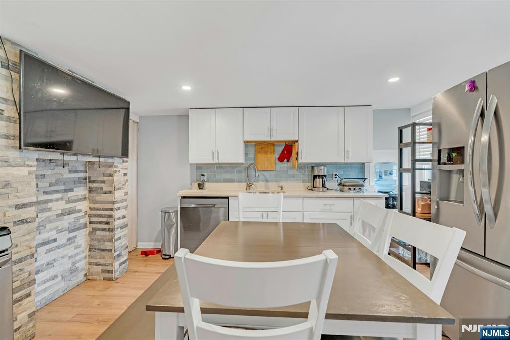 331 1/2 Forest Street Property Photo 10