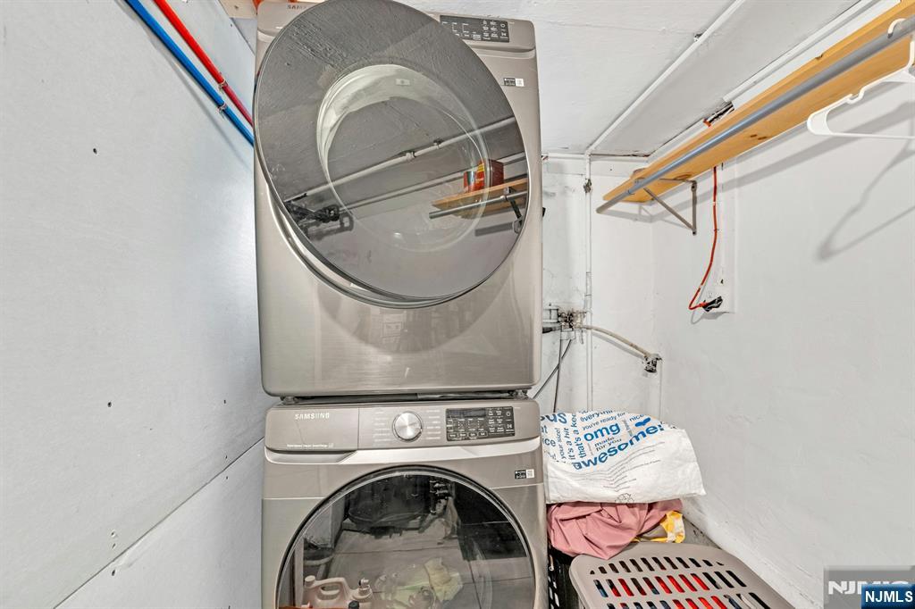 331 1/2 Forest Street Property Photo 13