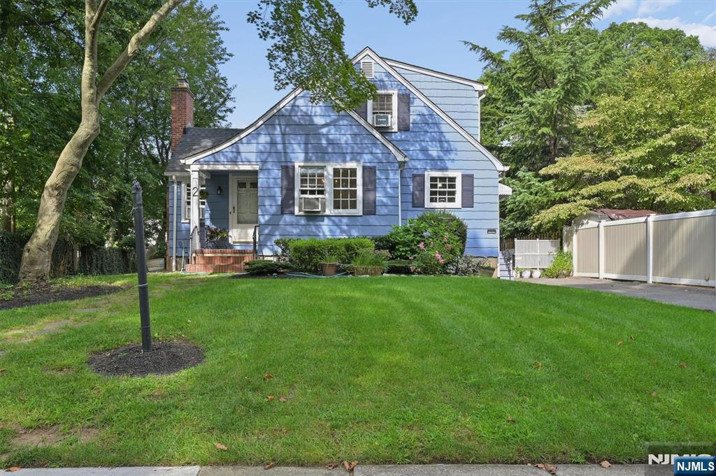2 Newark Avenue Property Photo 1