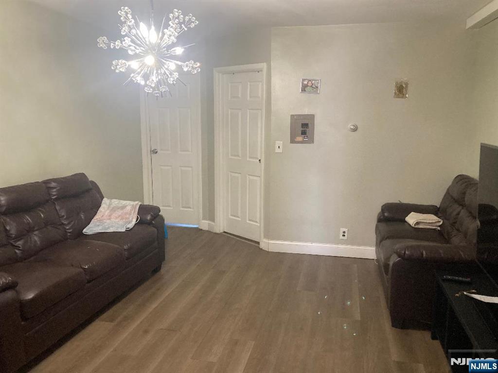 131-133 Delancy Street Property Photo 10