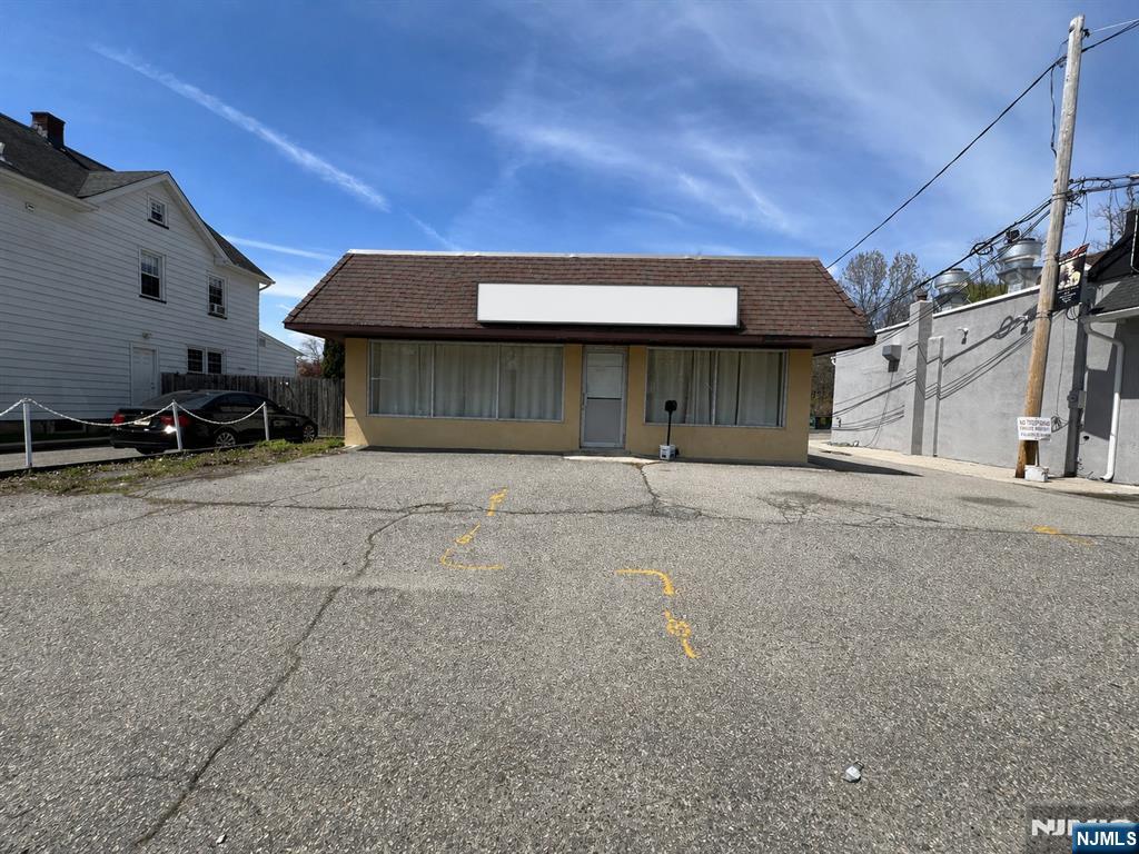901 Ringwood Avenue Property Photo 1