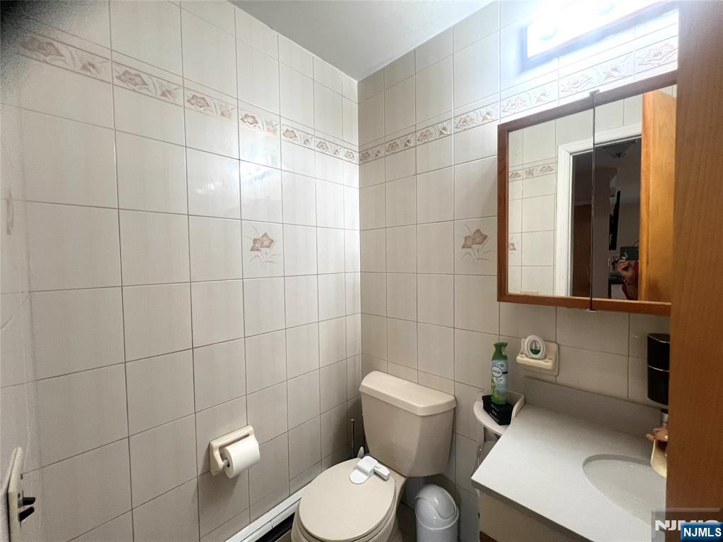 414 Lafayette Avenue C000b Property Photo 6