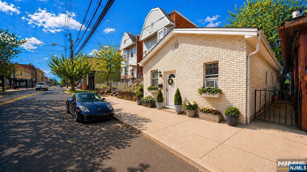 602 Elm Street Property Photo 1