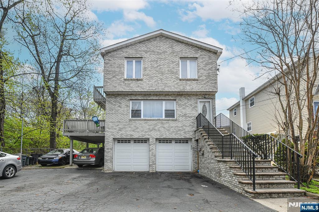223 Canterbury Avenue Property Photo 1