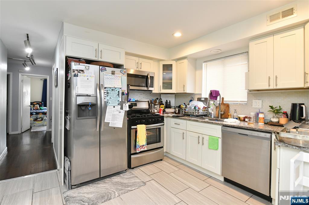 223 Canterbury Avenue Property Photo 3