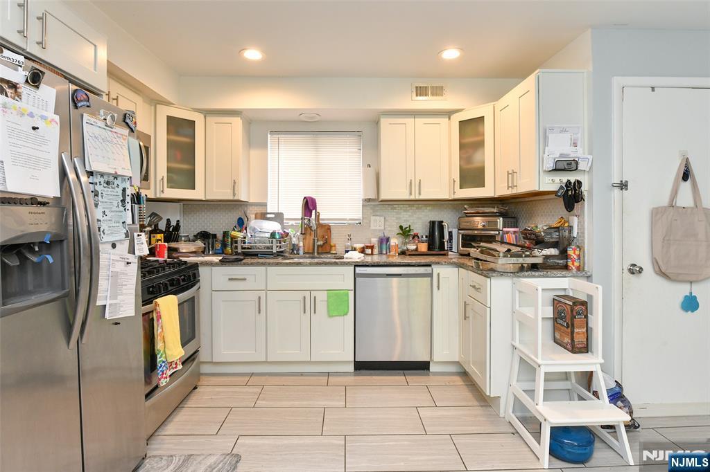 223 Canterbury Avenue Property Photo 5