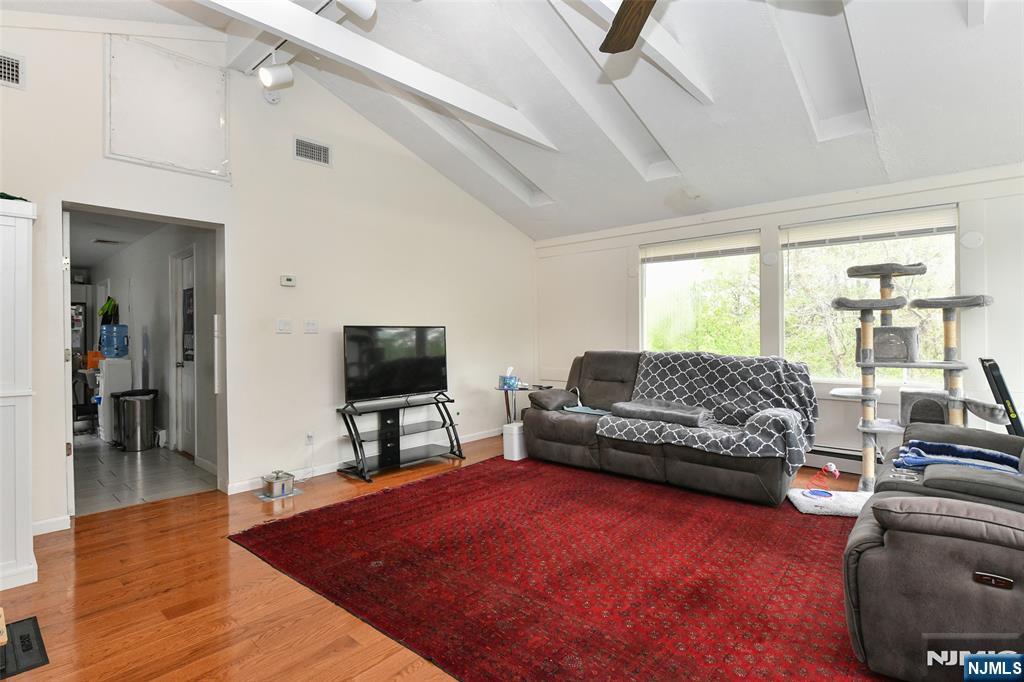 223 Canterbury Avenue Property Photo 13
