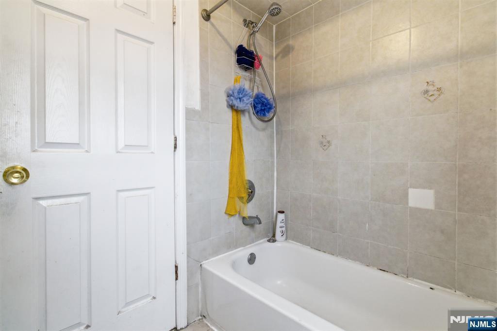 492 Springfield Avenue Property Photo 15